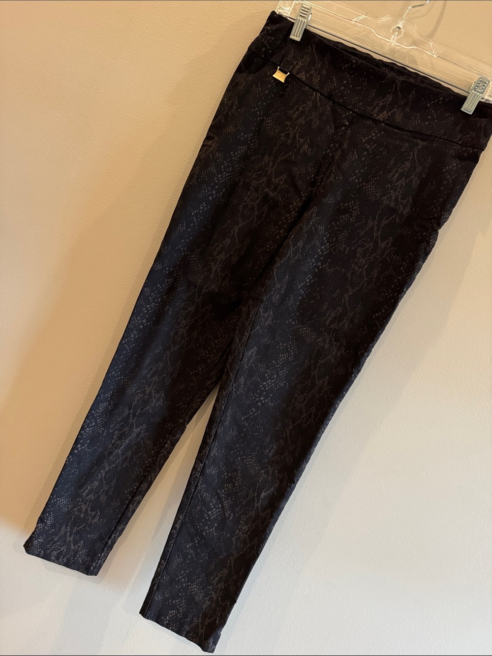 Joseph Ribkoff Black Snake-Print Skinny Pants
